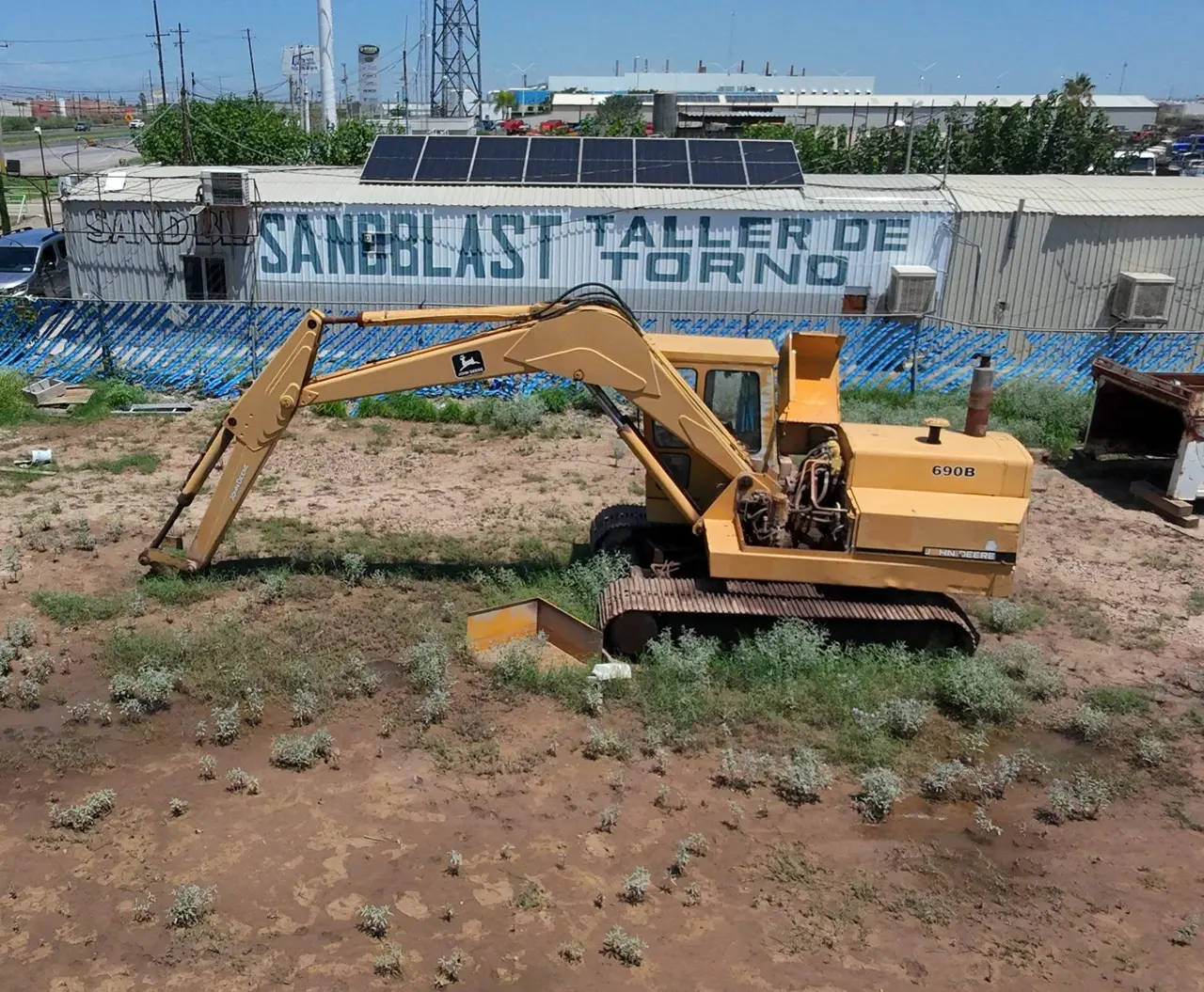 Excavadora John Deere 690B — Excavadora