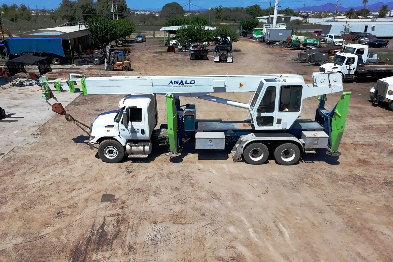 Grúa International 37tn 2022 — Grúa